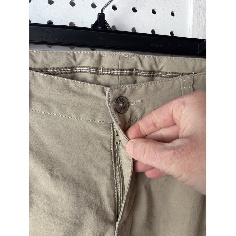 Eddie Bauer Sport Women's 10 Beige Cargo Capri Pants Hiking Outdoor Nylon - Picture 3 of 7